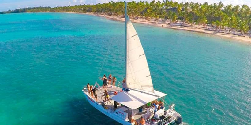 Party Boat in Catamarán